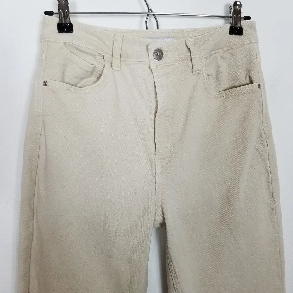 Zara Women Straight Leg Slit Hem Jeans Sz 6 Cream High Rise City‎ Modern